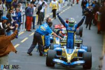 Fisichella makes a winning start with Renault in Melbourne