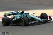 Fernando Alonso, Aston Martin, Bahrain International Circuit, 2025 pre-season test