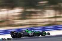 Nico Hulkenberg, Sauber, Bahrain International Circuit, 2025 pre-season test