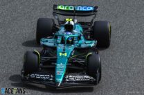 Fernando Alonso, Aston Martin, Bahrain International Circuit, 2025 pre-season test