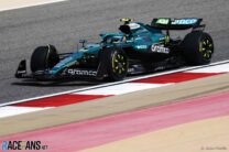 Fernando Alonso, Aston Martin, Bahrain International Circuit, 2025 pre-season test