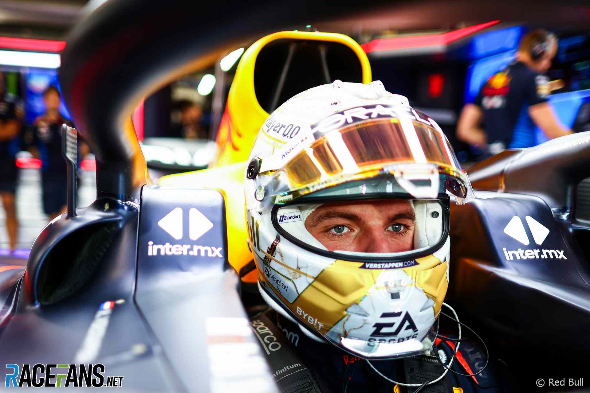 Max Verstappen's 2024 Qatar Grand Prix helmet